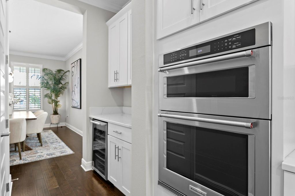 Image 32 of property listing at 2702 W CASS STREET, Tampa, FL 33609