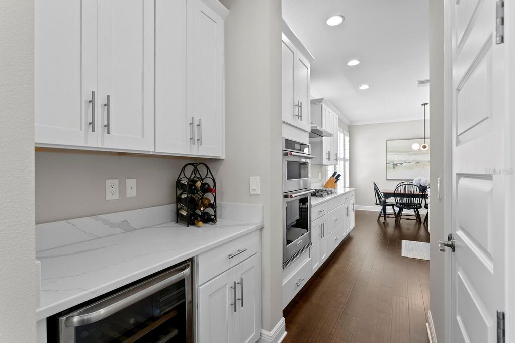 Image 33 of property listing at 2702 W CASS STREET, Tampa, FL 33609