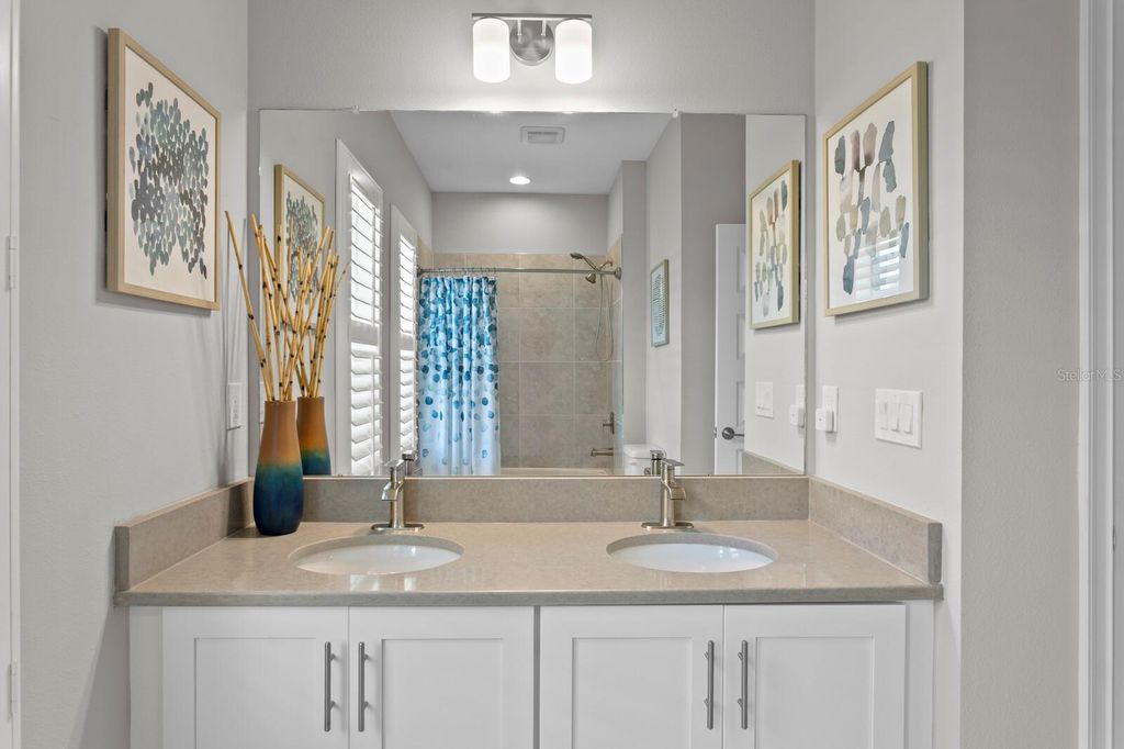 Image 41 of property listing at 2702 W CASS STREET, Tampa, FL 33609