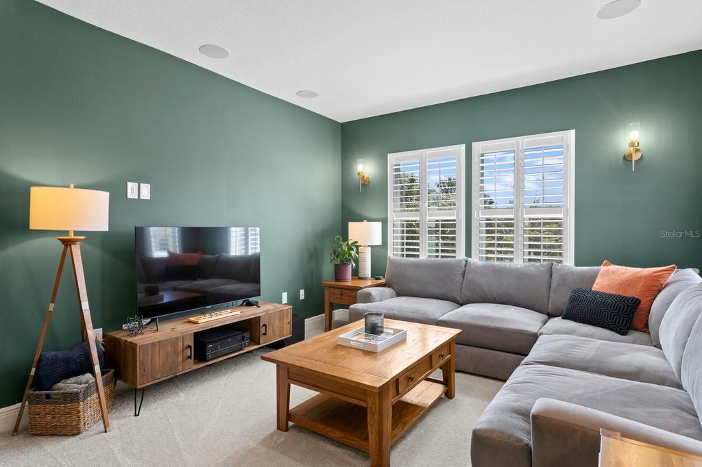 Image 45 of property listing at 2702 W CASS STREET, Tampa, FL 33609