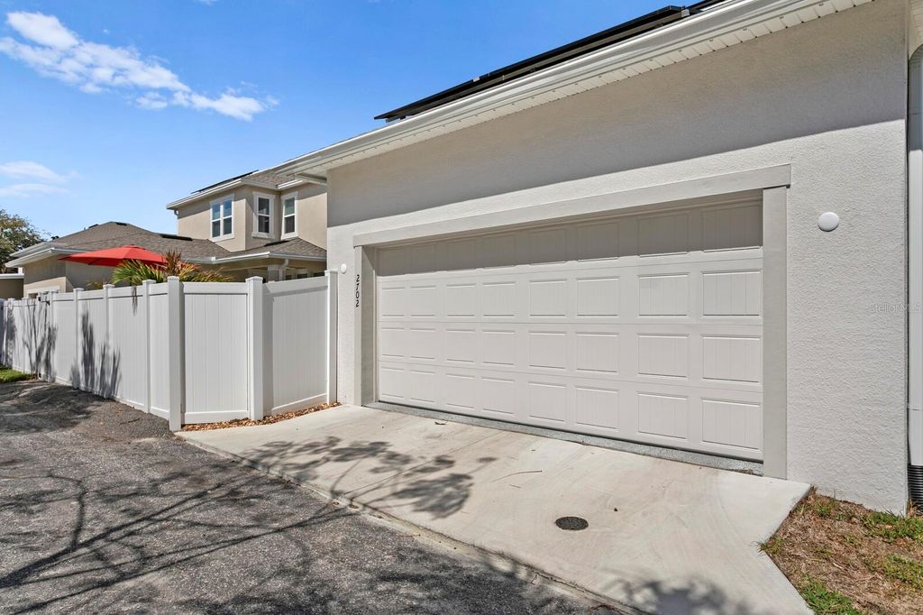 Image 57 of property listing at 2702 W CASS STREET, Tampa, FL 33609