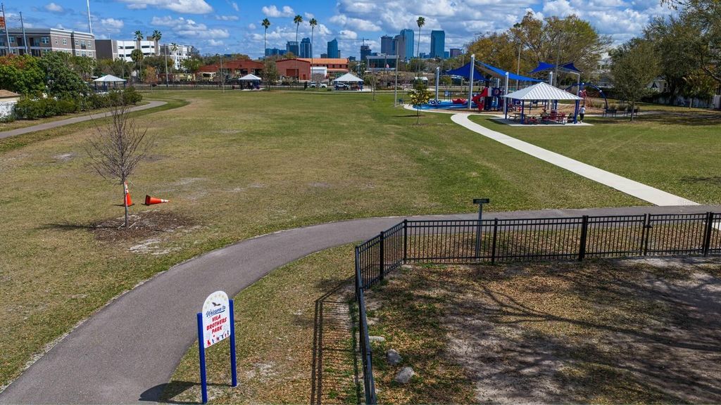 Image 65 of property listing at 2702 W CASS STREET, Tampa, FL 33609