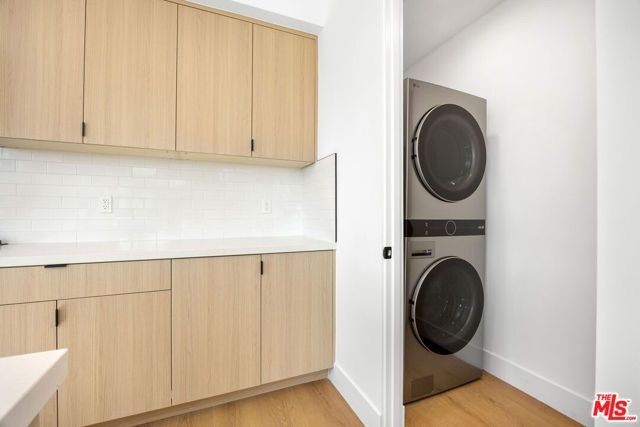 6241 Banner Avenue, Los Angeles, CA 90038