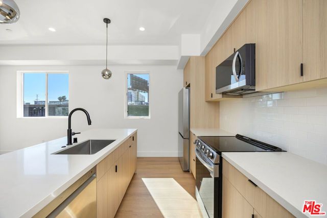 6241 Banner Avenue, Los Angeles, CA 90038