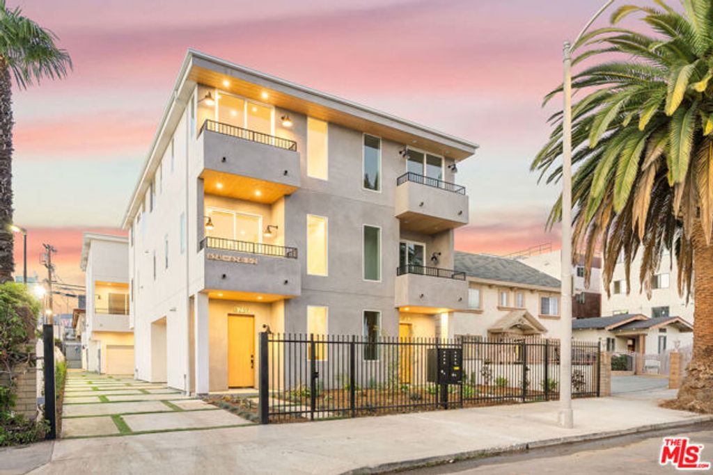 6241 Banner Avenue, Los Angeles, CA 90038