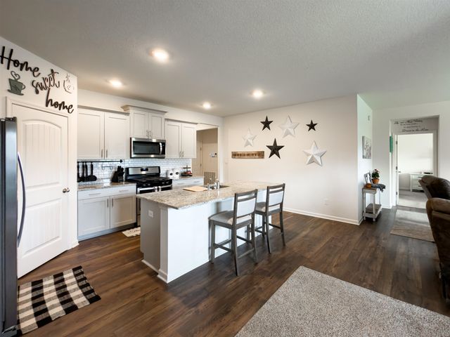 4806 BARRETT OAKS DR, Millington, TN 38053