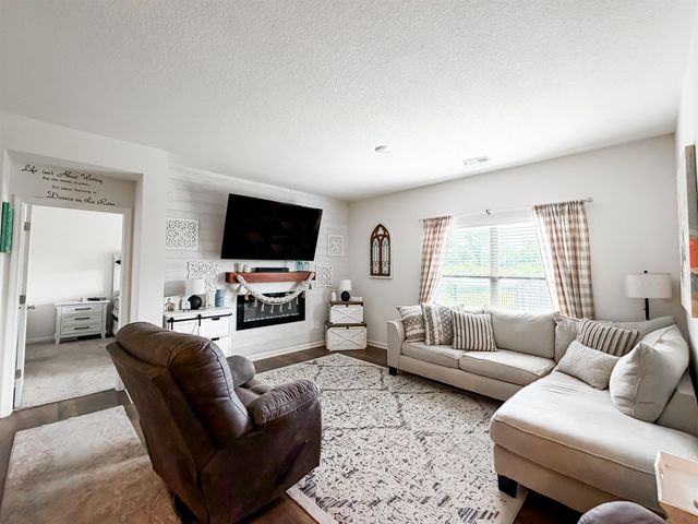 4806 BARRETT OAKS DR, Millington, TN 38053