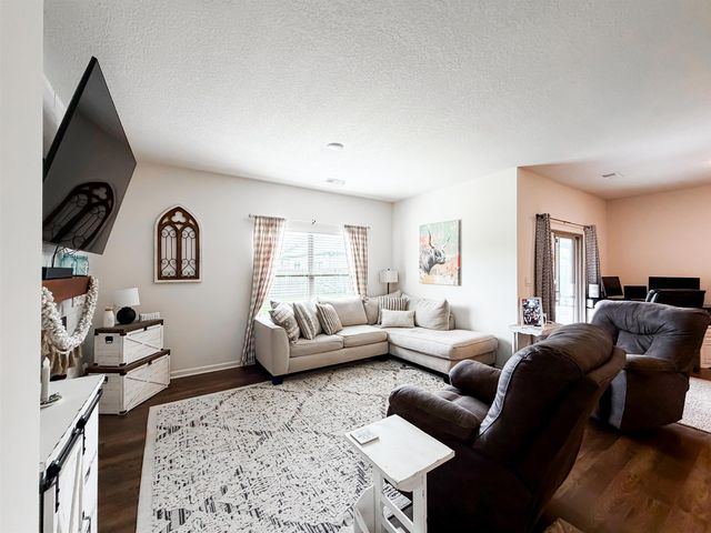 4806 BARRETT OAKS DR, Millington, TN 38053