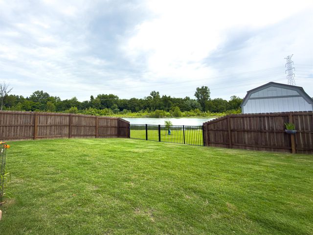 4806 BARRETT OAKS DR, Millington, TN 38053