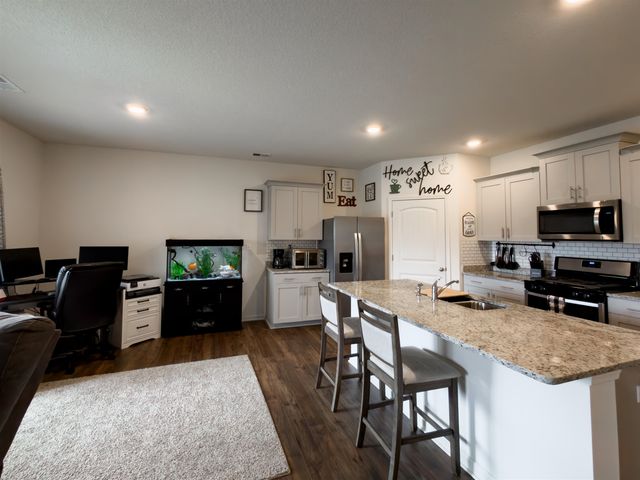4806 BARRETT OAKS DR, Millington, TN 38053