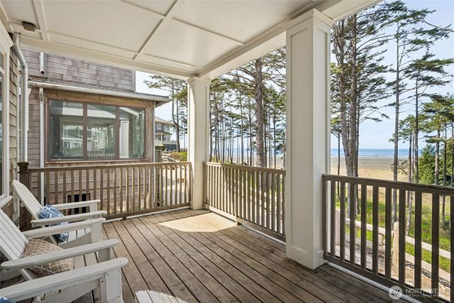 21 N Glen Lane, Pacific Beach, WA 98571