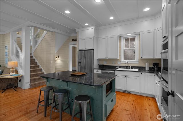 21 N Glen Lane, Pacific Beach, WA 98571