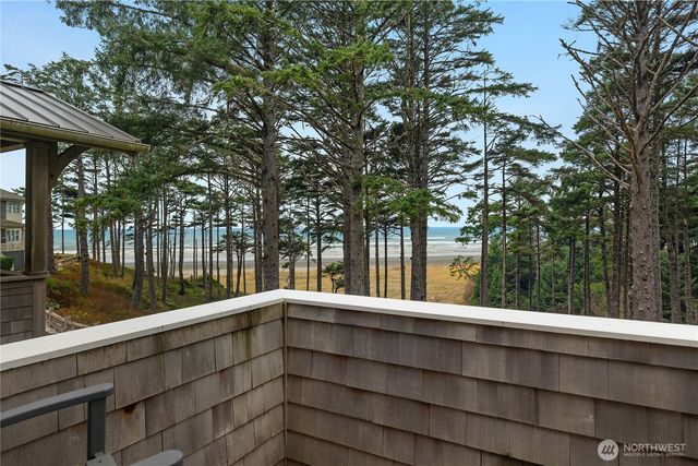 21 N Glen Lane, Pacific Beach, WA 98571