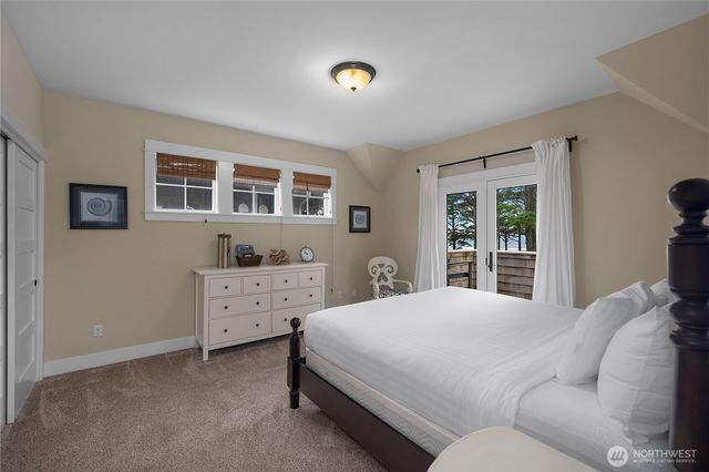21 N Glen Lane, Pacific Beach, WA 98571