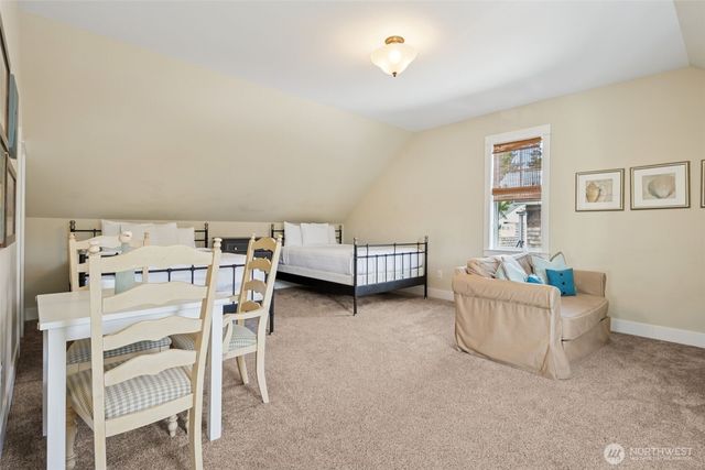 21 N Glen Lane, Pacific Beach, WA 98571