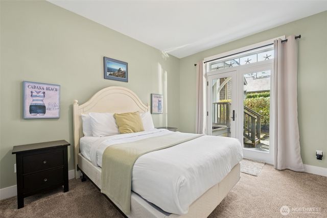 21 N Glen Lane, Pacific Beach, WA 98571