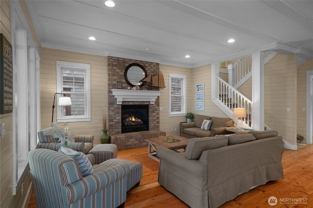 21 N Glen Lane, Pacific Beach, WA 98571