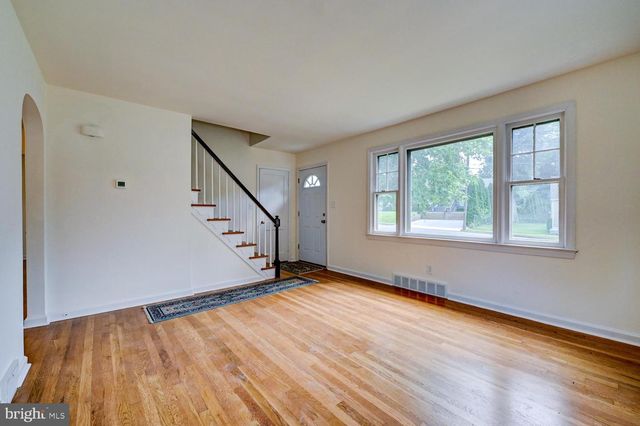 708 NATHAN HALE AVE, Trenton, NJ 08648