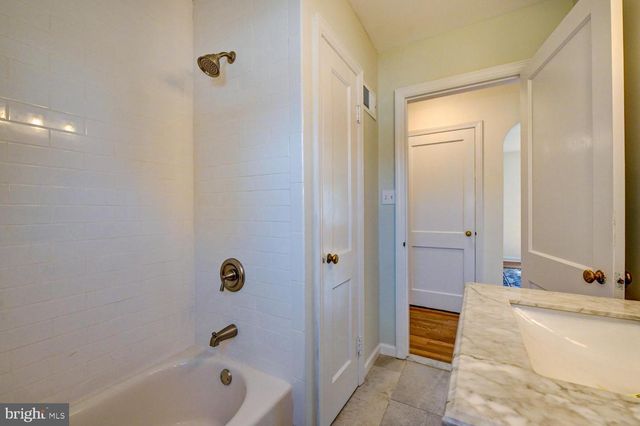 708 NATHAN HALE AVE, Trenton, NJ 08648