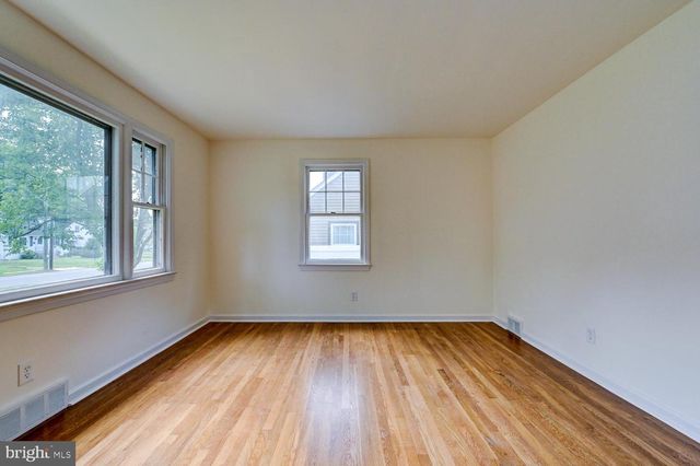 708 NATHAN HALE AVE, Trenton, NJ 08648