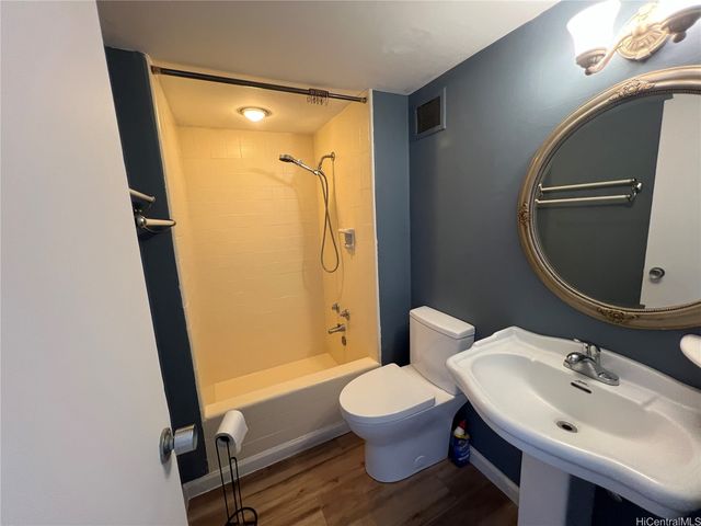 1400 Pensacola Street 706, Honolulu, HI 96822