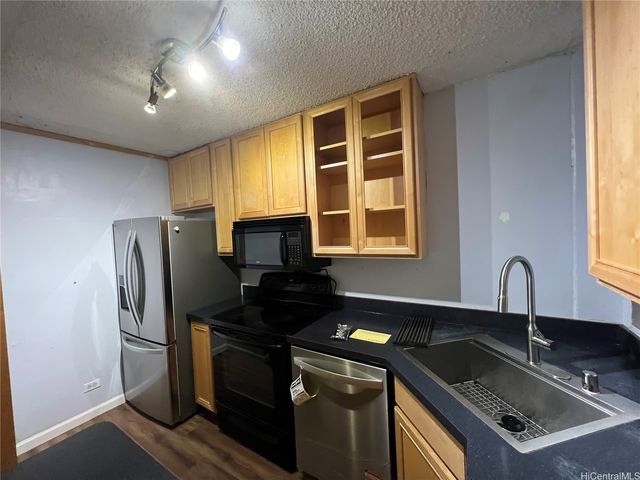 1400 Pensacola Street 706, Honolulu, HI 96822