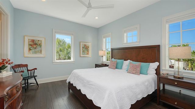 548 HORNBLOWER LANE, Longboat Key, FL 34228