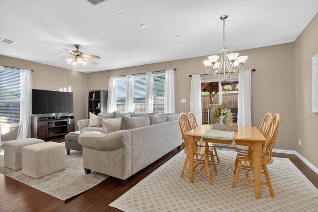 418 Hamilton Street, Lewisville, TX 75067