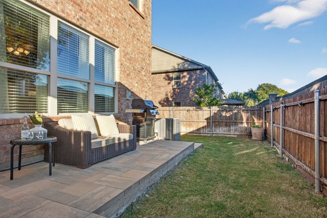 418 Hamilton Street, Lewisville, TX 75067