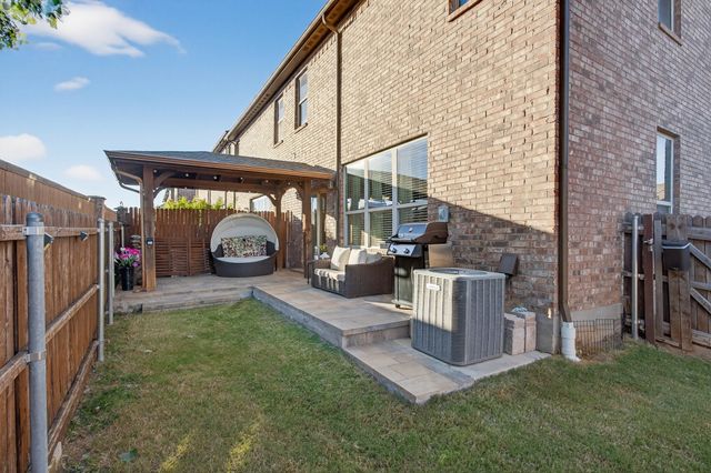 418 Hamilton Street, Lewisville, TX 75067