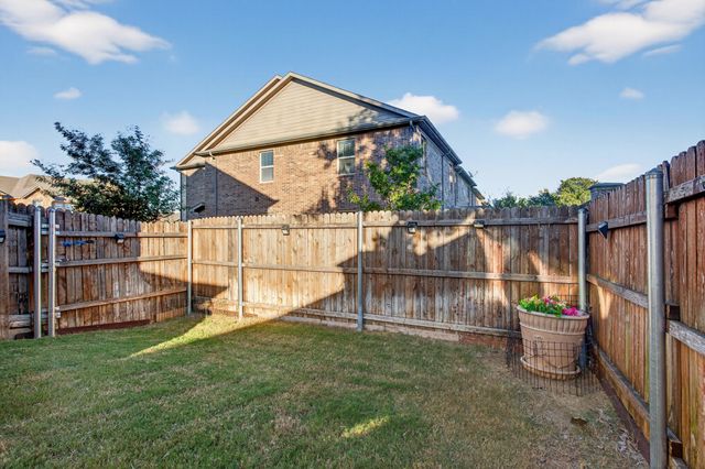 418 Hamilton Street, Lewisville, TX 75067