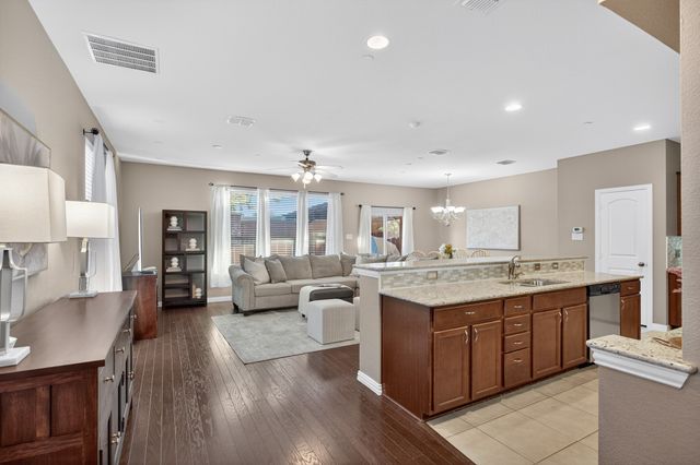 418 Hamilton Street, Lewisville, TX 75067