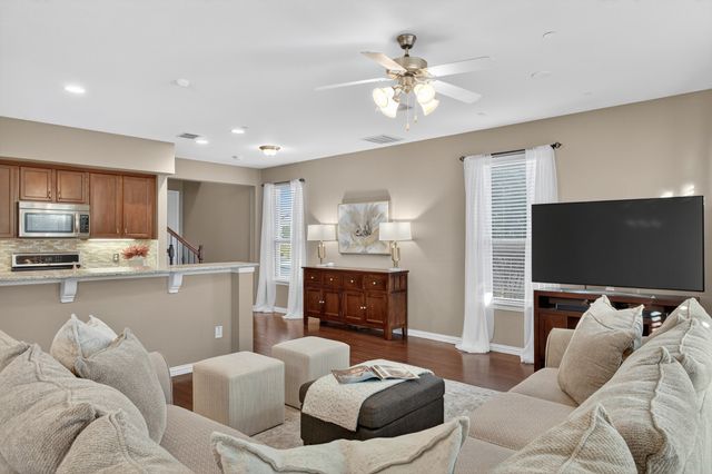 418 Hamilton Street, Lewisville, TX 75067