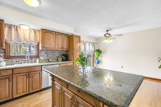 269 Morton St, Springfield, MA 01119
