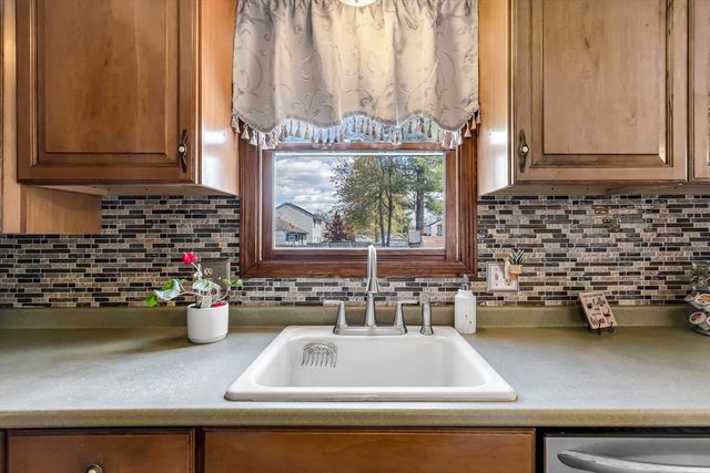 269 Morton St, Springfield, MA 01119
