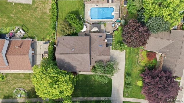 46884 Ben Franklin Drive, Utica, MI 48315