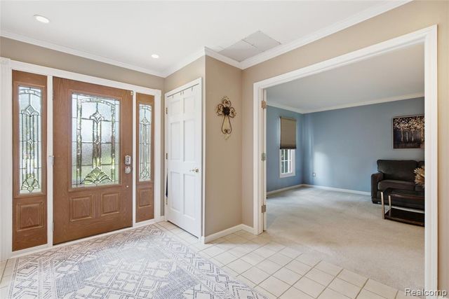 46884 Ben Franklin Drive, Utica, MI 48315