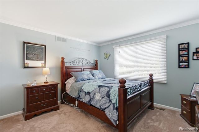 46884 Ben Franklin Drive, Utica, MI 48315