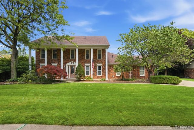 46884 Ben Franklin Drive, Utica, MI 48315