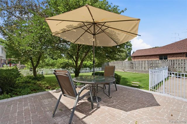 46884 Ben Franklin Drive, Utica, MI 48315