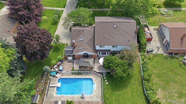 46884 Ben Franklin Drive, Utica, MI 48315