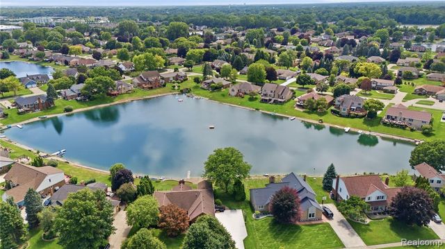 46884 Ben Franklin Drive, Utica, MI 48315