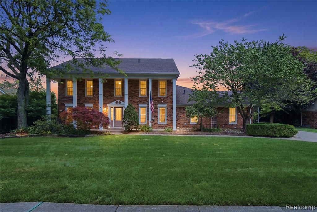 46884 Ben Franklin Drive, Utica, MI 48315