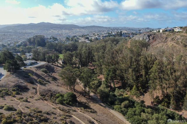 566 Mangels Avenue, San Francisco, CA 94127