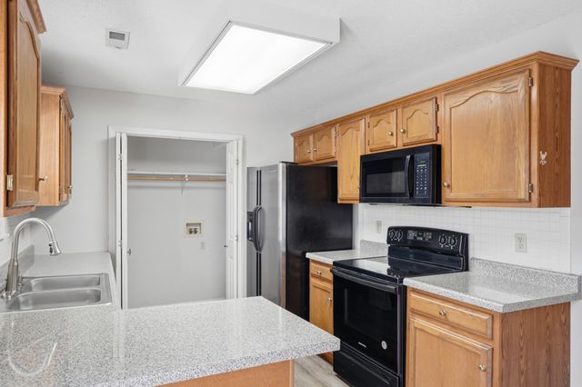 400 S BROOKLINE DR, Columbia, MO 65203