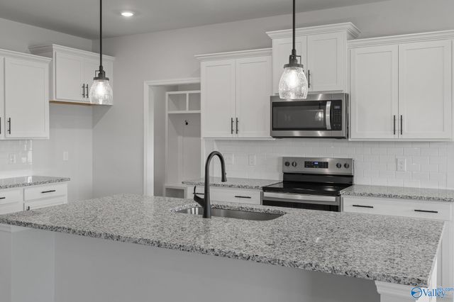 412 Ledgeway Drive, Harvest, AL 35749