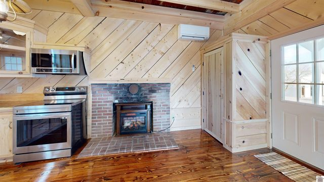 305 Simpkins Ln, Mayfield, KY 42066