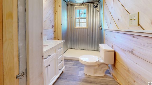 305 Simpkins Ln, Mayfield, KY 42066