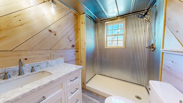 305 Simpkins Ln, Mayfield, KY 42066