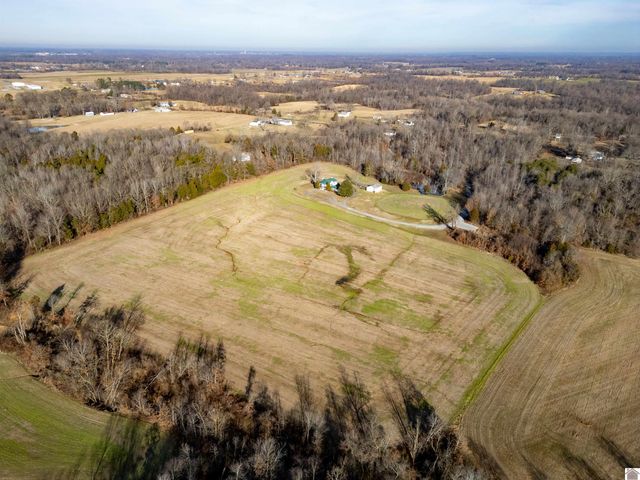 305 Simpkins Ln, Mayfield, KY 42066